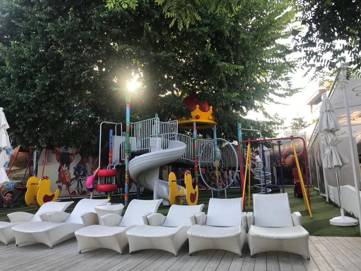 Аркадийский Дворец. Санрайз Apartment Oldenburg Bagian luar foto